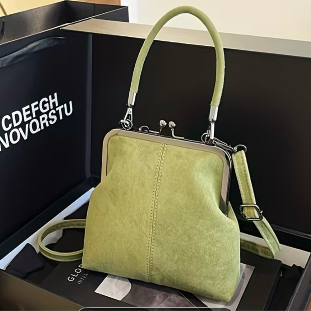 UNIQUE GREEN HANDBAG W/STRAP by Gecko - Picture 2 of 15